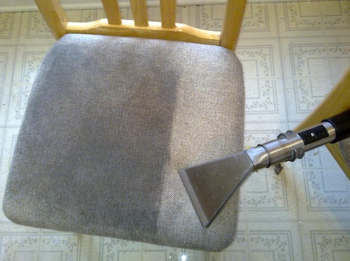 Pranie krzeseł